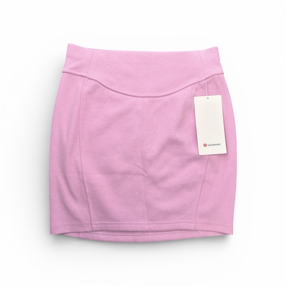 NWT lululemon athletica Scuba High Rise mini Skirt size small